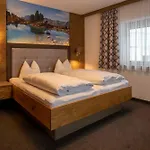 Gidis Hof 3*
