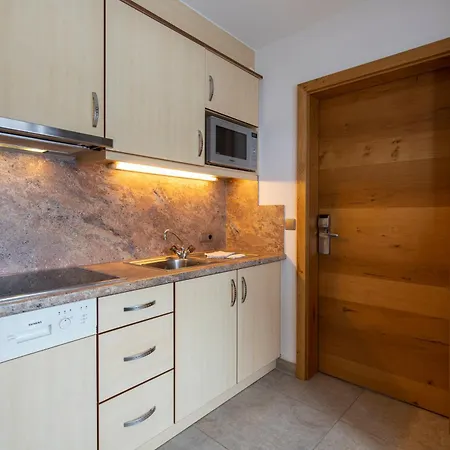 Gidis Hof בית הארחה