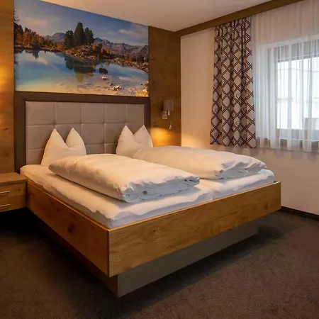 Gidis Hof 3*